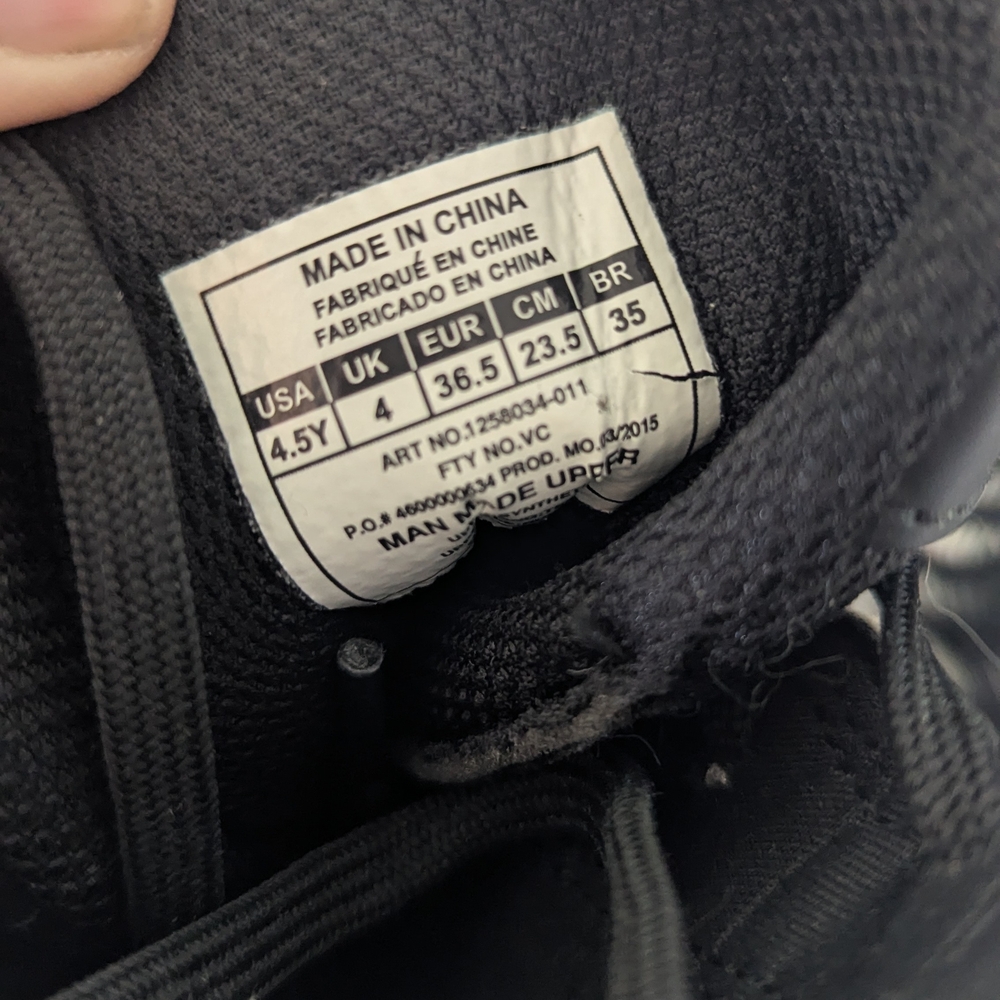 Under Armour Black and White Sneakers with Dynamic Design - Picture 6 of 6